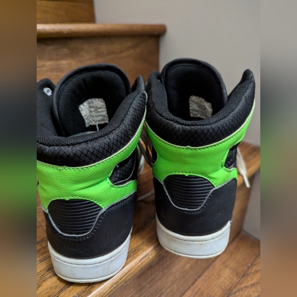 Black high top sneakers with neon green stripes men's Size 6 / youth 6 - Picture 8 of 13